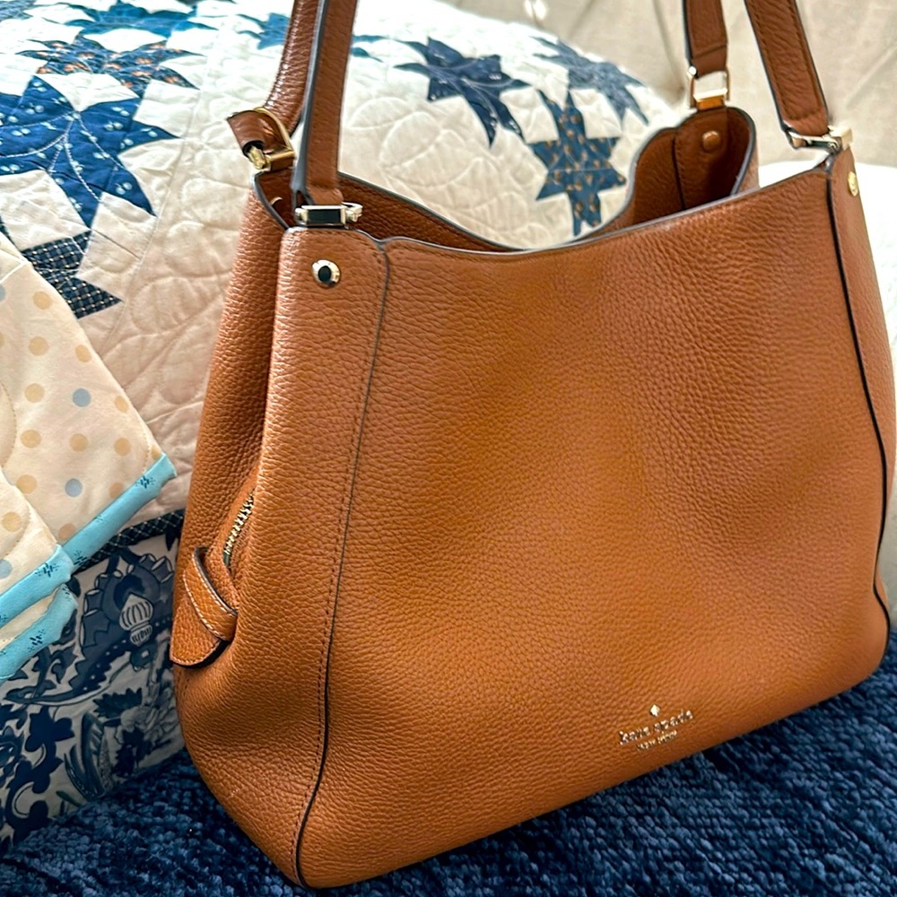 Kate Spade purse in great condition, gently used.